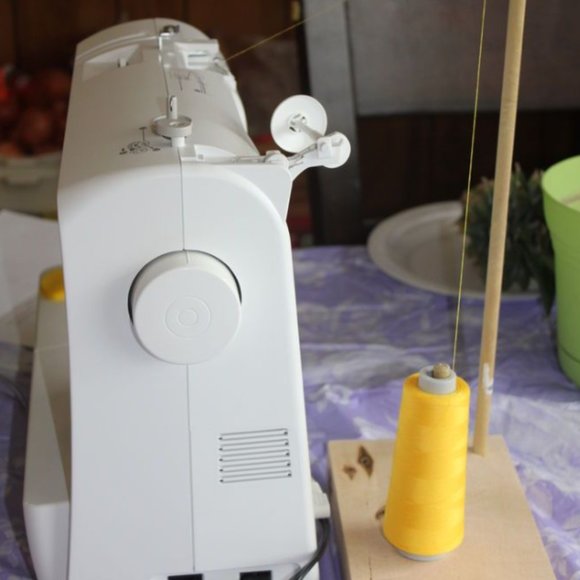 Maxi-Lock Swirls 3000 yd Pastel Sprinkles Varigated Polyester Serger Thread - Picture 5 of 6